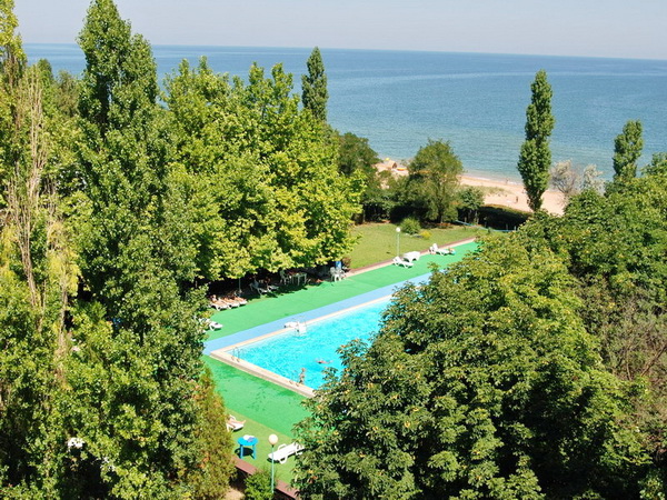 лучшие отели с бассейном