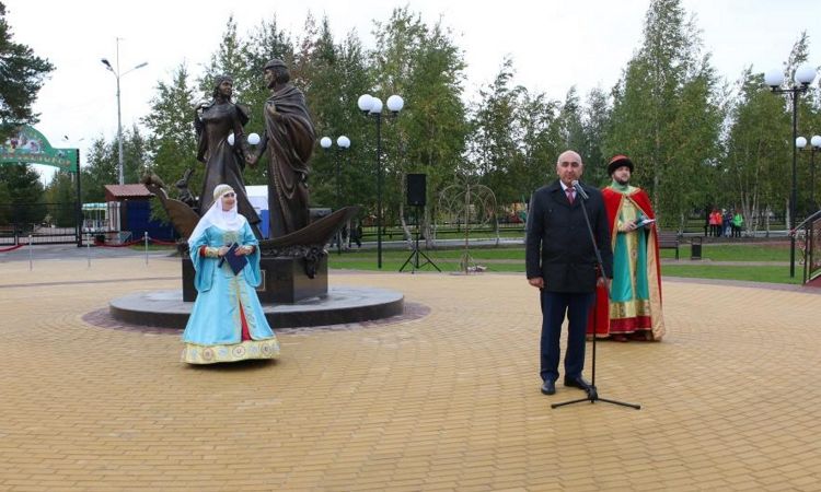 памятник Петру и Февронии адрес